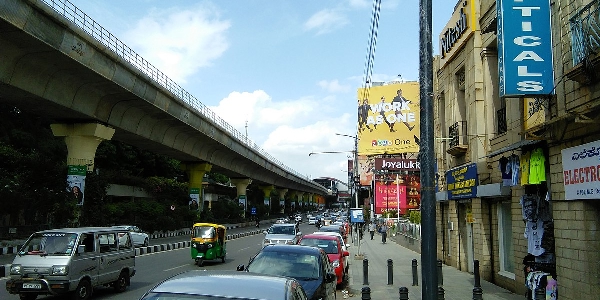 The Pulse of the City: Exploring Mahatma Gandhi Road