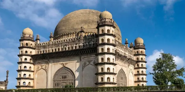 The Round Wonder of Bijapur: Unraveling Gol Gumbaz