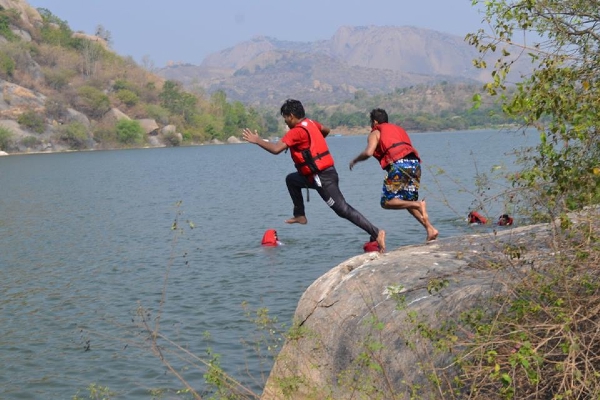 Manchanabele Dam Day Outing with Water Activities