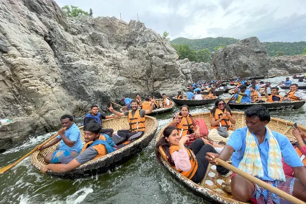 Hogenakkal Falls Trip With Coracle Ride