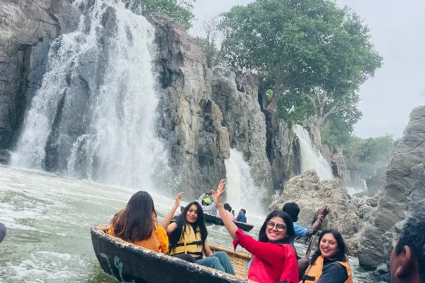 Hogenakkal Falls Trip With Coracle Ride