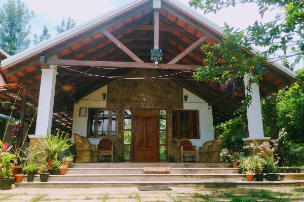 Luxurious Room Stay at Mullayanagiri