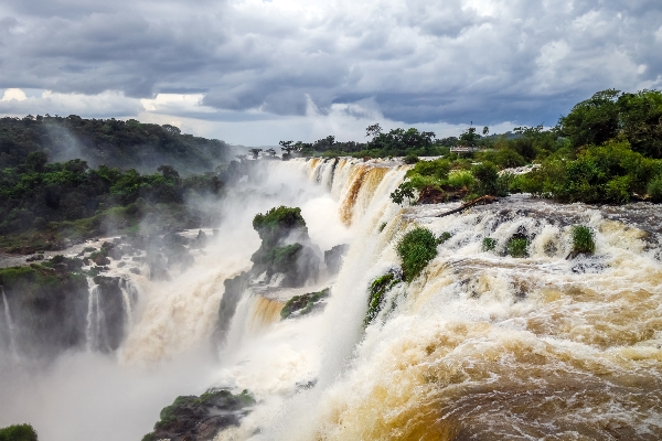 Hogenakkal Falls Trip With Coracle Ride