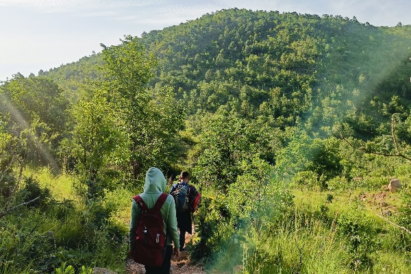 Makalidurga Trek With AC Deluxe Room Stay