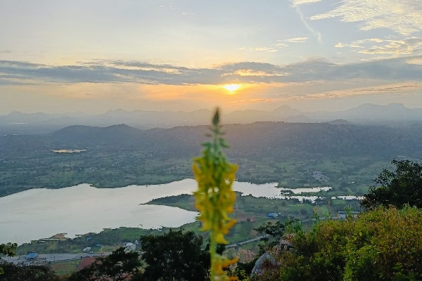 Makalidurga Day Trek With Water Activities