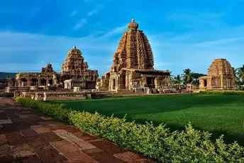 Hampi Badami Tour image 3