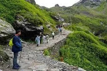 Hemkund Sahib Trek image 5