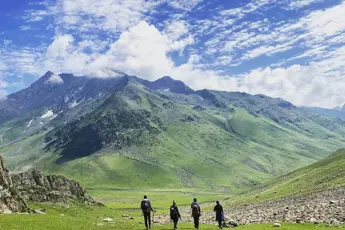 Kolahoi Glacier Trekimage 3