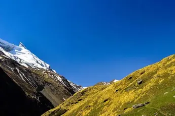 Bamsaru Khal Trek image 2