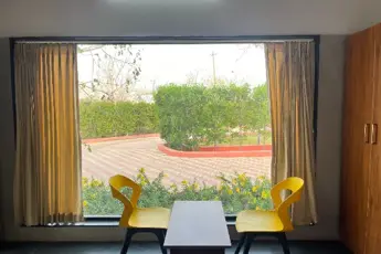 Makalidurga Trek with AC Room Stay image 5