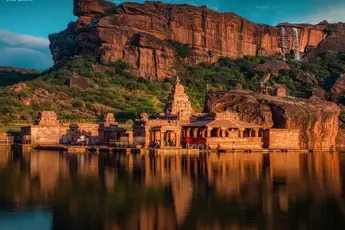 Hampi Badami Tour