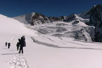 Traill's Pass Trek image 4