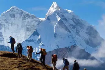 Indrahar Pass Trek image 3