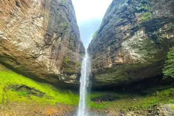 Devkund Waterfall Trek image 5