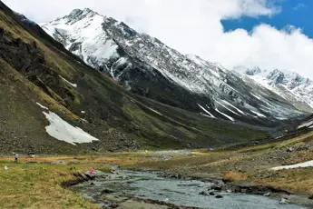 Borasu Pass Trek image 3