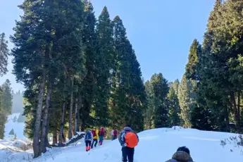 Doodhpathri Trek image 5