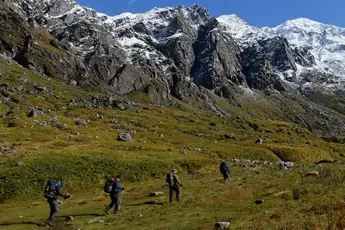 Khimloga Pass Trek image 2