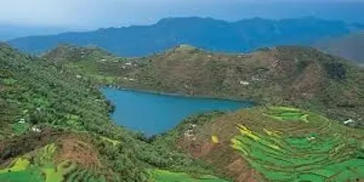 Naukuchiatal Travel Guide: Lake of Nine Corners