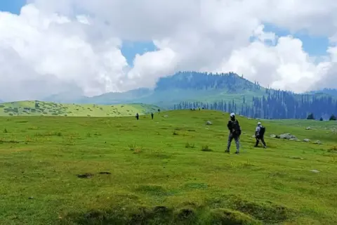 Doodhpathri Trekimage 1