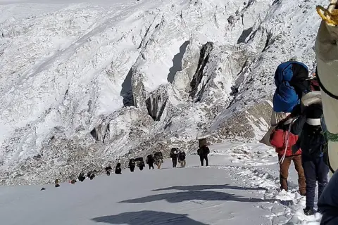 Kalindi Khal Trekimage 1 Kalindi Khal Trekimage 1