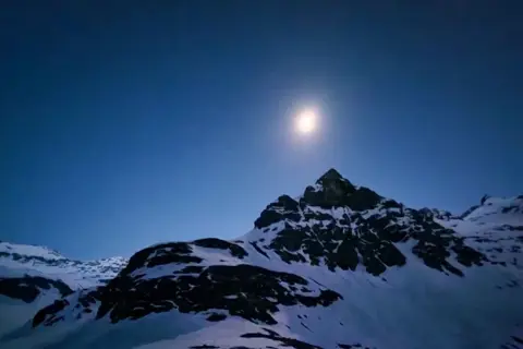 Rupin Pass Trekimage 1