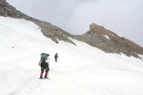 Traill's Pass Trekimage 1