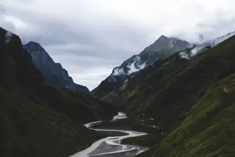 Milam Glacier Trekimage 1