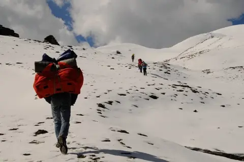 Kanasar Lake Trekimage 1 Kanasar Lake Trekimage 1