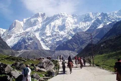 Badrinath Trek and Yatraimage 1