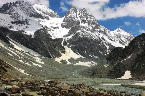 Kolahoi Glacier Trekimage 1