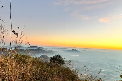 Skandagiri Sunrise Trekimage 1