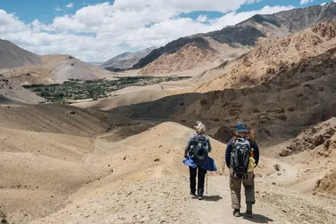 Sham Valley Trekimage 1