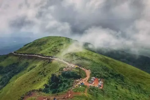Mullayanagiri Peak Trekimage 1