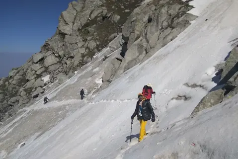 Indrahar Pass Trekimage 1