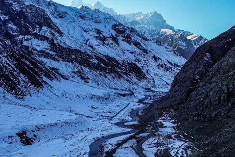 Manali Tour Package From Bengaluru image 3