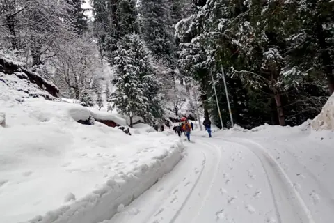 Jalori Pass Trekimage 1