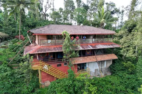 Manja Motte & Makaat Motte Trekimage 1 Manja Motte & Makaat Motte Trekimage 1