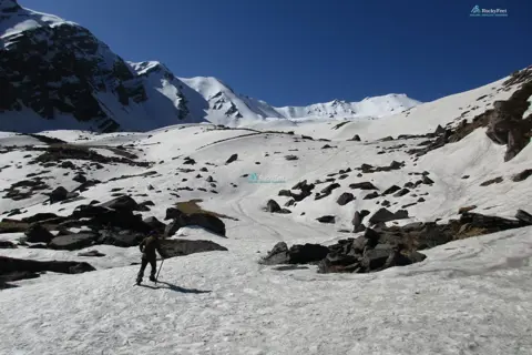 Maldaru Lake Trekimage 1