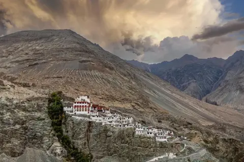 Nubra valley Trekimage 1
