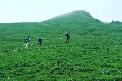 Saru Tal Trek with Kedarkanthaimage 1