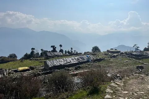 Dayara Bugyal Trekimage 1