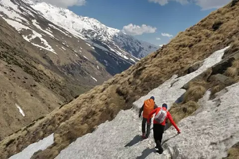 Lamkhaga Pass Trekimage 1