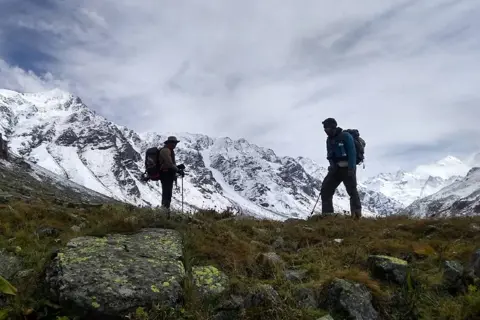 Khimloga Pass Trekimage 1 Khimloga Pass Trekimage 1