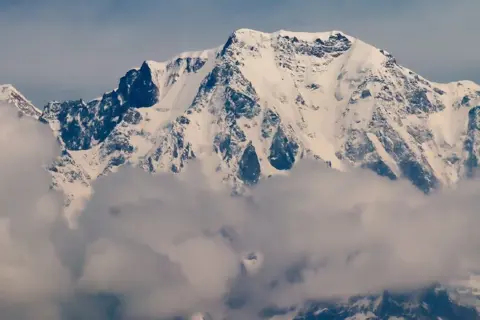 Namik Glacier Trekimage 1