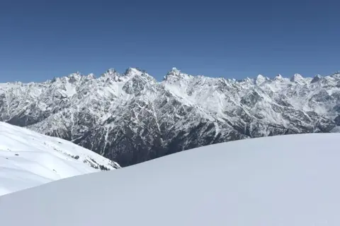 Friendship Peak Trekimage 1