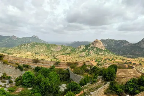 Gudibande Fort Sunrise Trekimage 1