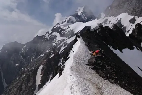 Darati Pass Trekimage 1