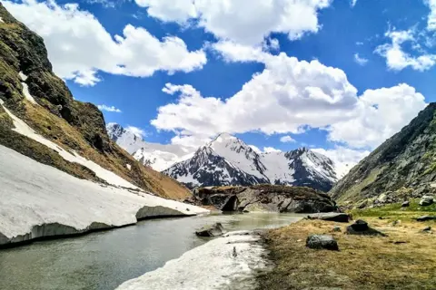 Borasu Pass Trekimage 1