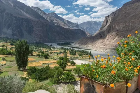 Digar La with Nubra And Pangong Tso Trekimage 1 Digar La with Nubra And Pangong Tso Trekimage 1