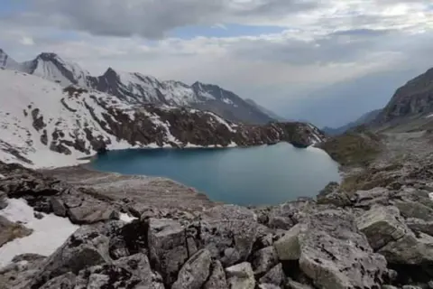 Kagbhusandi Lake Trekimage 1
